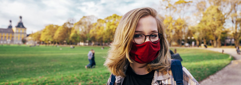 Girl-Wearing-Beautiful-Burgundy-Colour