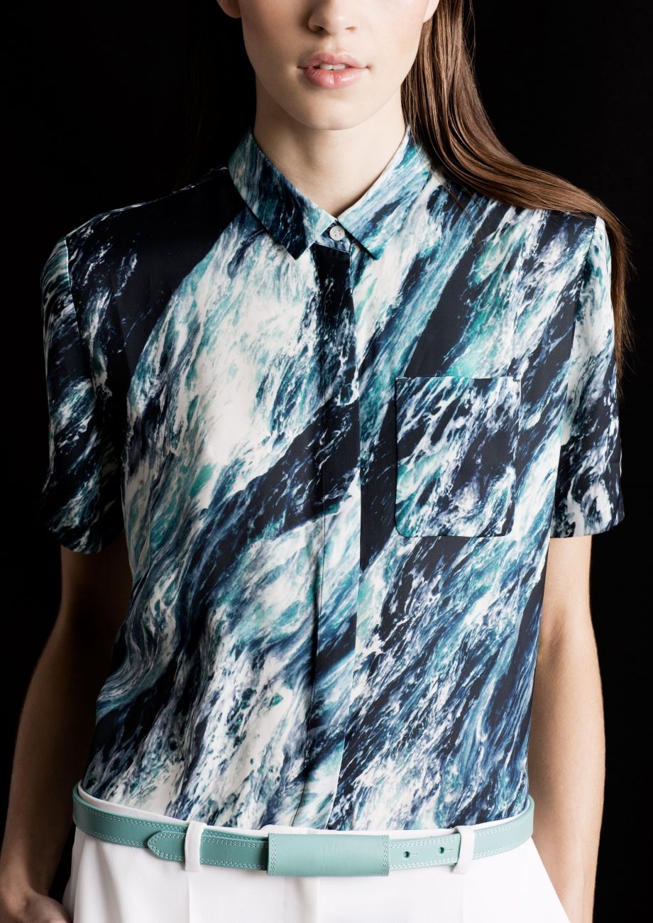 Ocean print on the Girl's Clothe