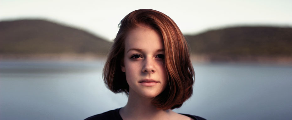 Shallow focus photography of woman outdoor during day